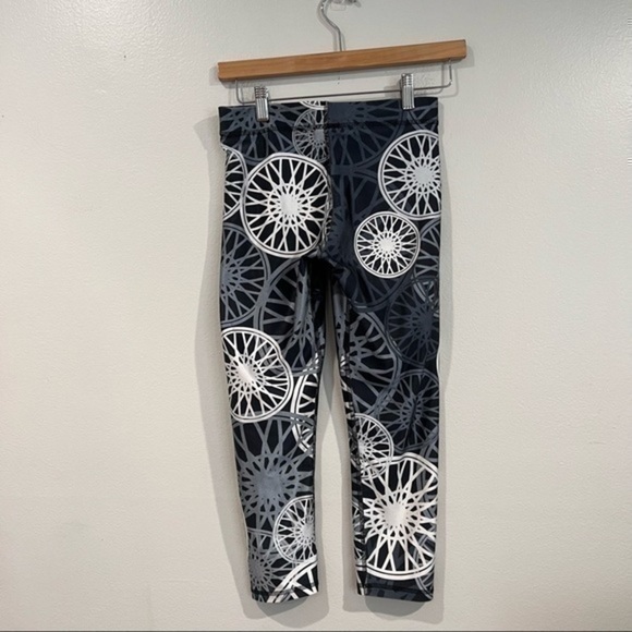 SoulCycle x Terez Wheel Crop Leggings Size Small - Picture 4 of 4
